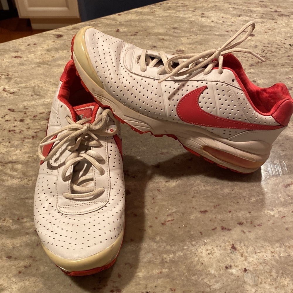 Nike Air womens size 10 sneaker. 
Very good condition - Picture 2 of 6